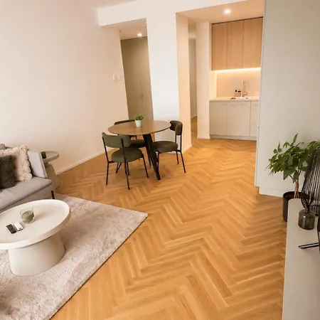 Heuhaus Old Town - Presidential Palace & Free Parking Apartman *