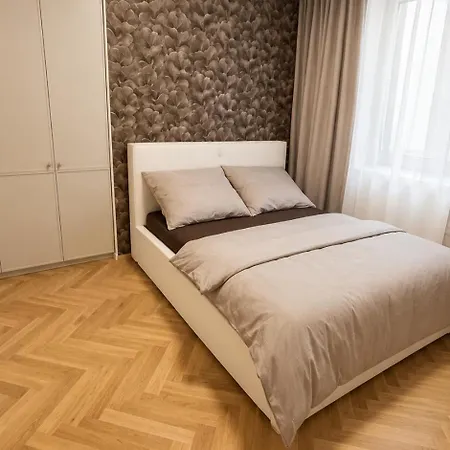 Heuhaus Old Town - Presidential Palace & Free Parking Pozsony